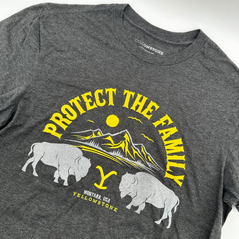 Yellowstone‎ Protect The Family Graphic T-Shirt Womens Montana USA